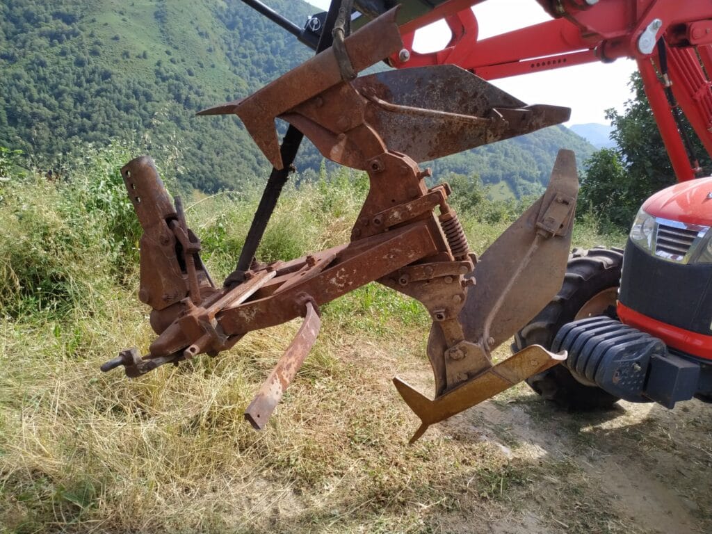 ARADO-TRACTOR-MEDIANO-OCASION-1