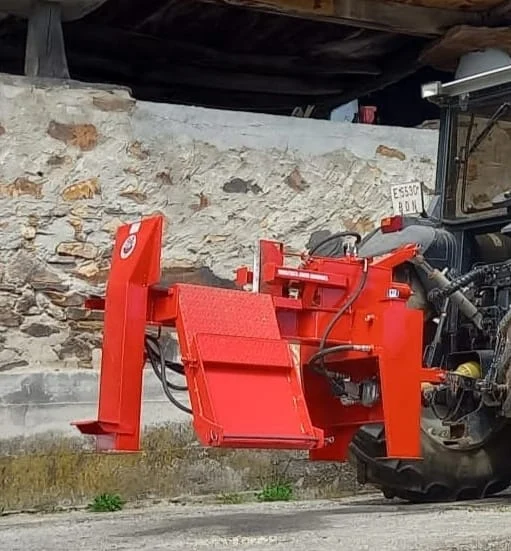 ASTILLADOR-DE-TRONCOS-DE-LENA-TJM-18T-CON-CARGADOR-DE-TRONCOS-4-1