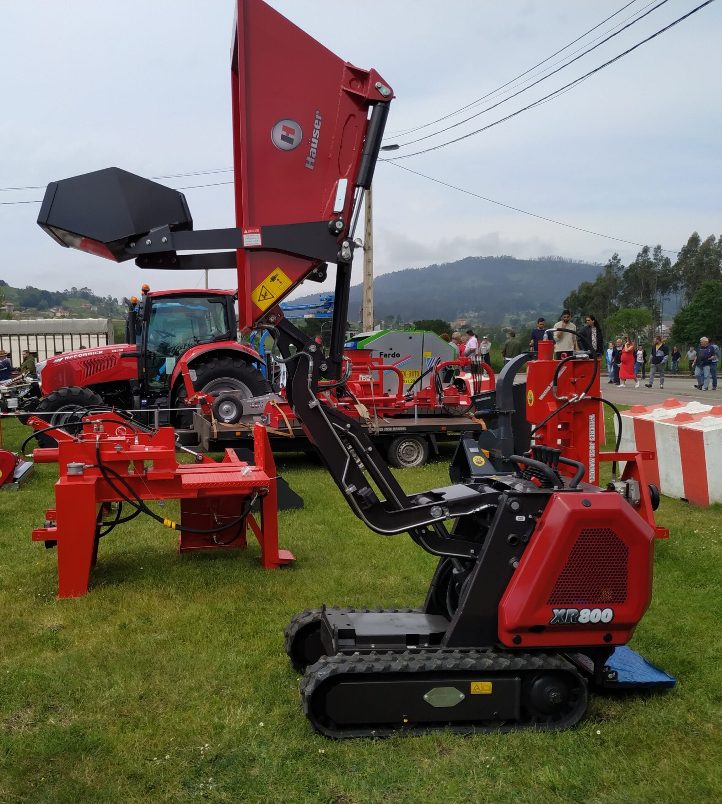 MINIDUNPER-HAUSER-XR800-DIESEL-1