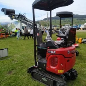 MINIRETROEXCAVADORA-HAUSER-XR12-9-1.2T.-KUBOTA-3CYL-3