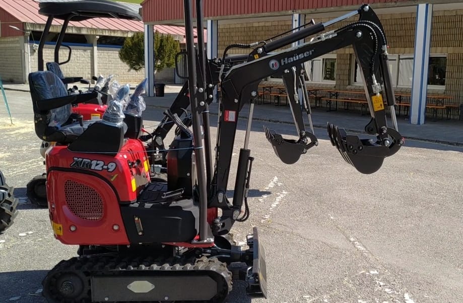 MINIRETROEXCAVADORA-HAUSER-XR12-9-1.2T.KUBOTA-3CYL-3