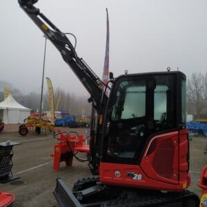 MINIRETROEXCAVADORA-XR28-KUBOTA-3CYL.-3T.-2