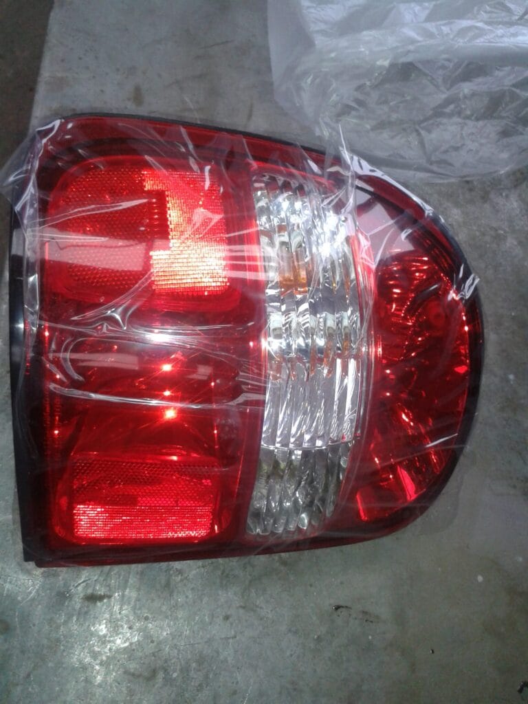 PILOTO-TRASERO-IZQUIERDO-KIA-SPORTAJE-OKO08G51160A-1